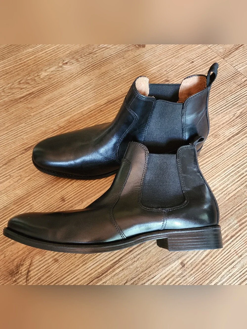 Size 11.5 Johnston  Murphy Black Leather Chelsea Boot wi Heel Tab -  Men's  Boot